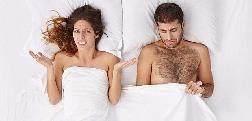 Além de estar presente em diversas situações do 
cotidiano, principalmente naquelas consideradas importantes ou preocupantes, a 
ansiedade costuma marcar presença também na vida sexual de muitos homens.
O medo de falhar, motivado pelo pensamento quase que 
generalizado de que o homem 
